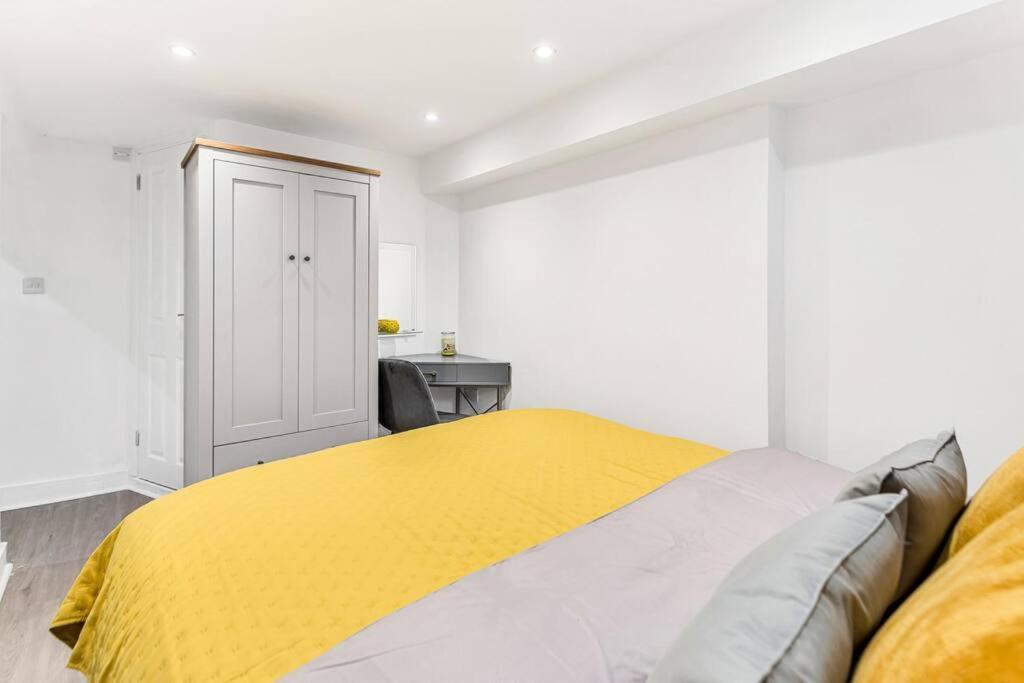 Luxstay Holland Park Apartment With Ac London Luaran gambar