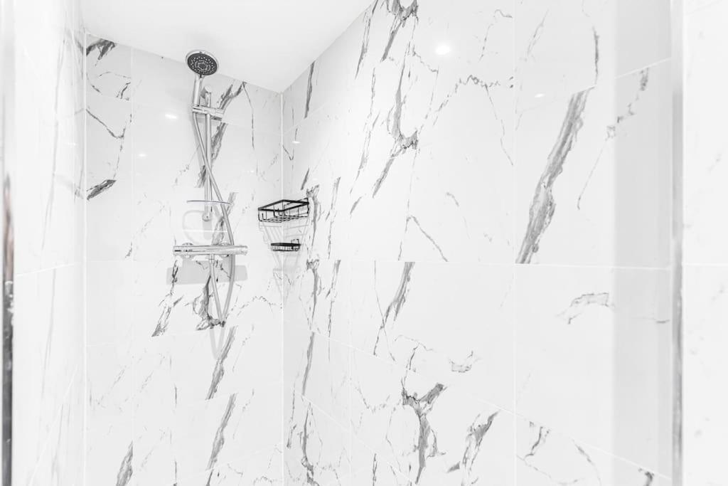 Luxstay Holland Park Apartment With Ac London Luaran gambar
